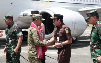 SINERGI FORKOPIMDA : KAJATI MALUKU RUDY IRMAWAN SAMBUT KASUM TNI, TINJAU AKTIVITAS KAWASAN GUNUNG BOTAK