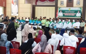 Bupati Buru Lepas 13 Calon Jemaah Haji, Doakan Menjadi Haji Mabrur