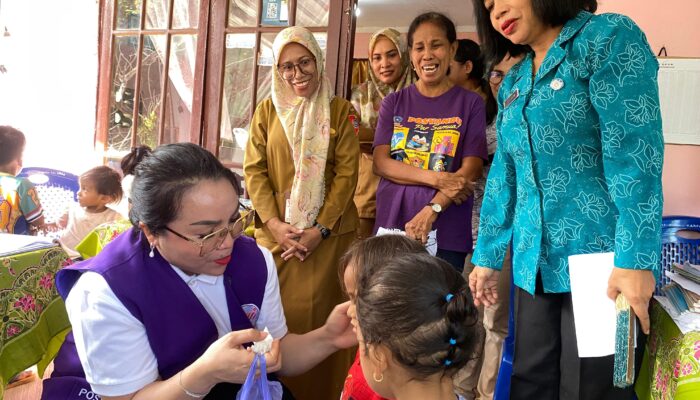 Komitmen Tingkatkan Pelayanan Kesehatan Balita, Ketua Pembina Posyandu Kota Ambon Lisa Wattimena Tinjau Posyandu Kenangan di Karang Panjang