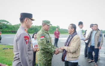 Pangdam XV/Pattimura Sambut Kedatangan Menteri ESDM RI di Kepulauan Tanimbar