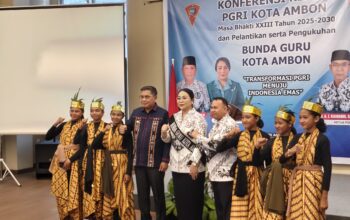 Bodewin Wattimena: Bunda Guru Harus Jadi Jembatan Aspirasi PGRI dan Guru di Kota Ambon